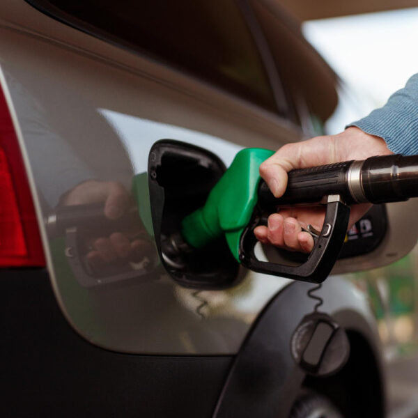 «Sin miedo y con mucho orgullo»: Ministra de Ambiente confirma cómo la gasolina E10 limpiará nuestro aire y protegerá el agua